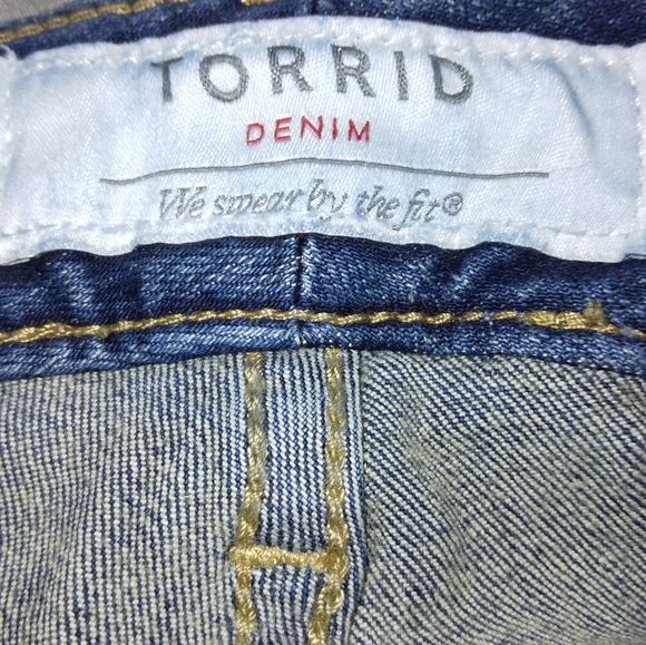 Torrid Relaxed boot cut Jean 14 R - Picture 4 of 5